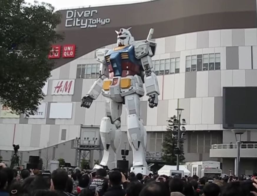 东京台场24公尺巨型钢弹新登场！独角可变形成“V字天线”