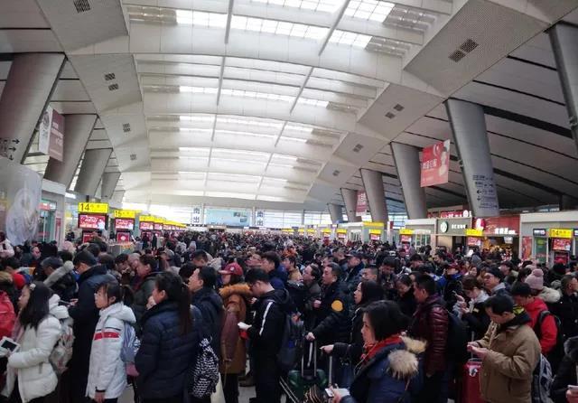 中国第一座高铁车站北京站为何成为全民吐槽的对象？