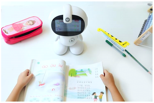 小哈机器人H2：培养孩子的这个习惯 学习语文和英语再也不怕啦