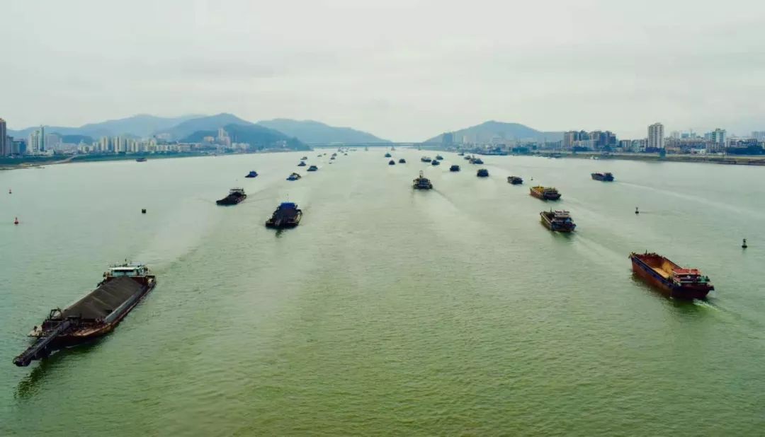 水上通航实现智慧化管理，“黄金水道”西江驶入智能时代