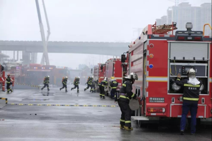 华平4G 图传系统参与西咸大跨度大空间建筑灭火救援演练
