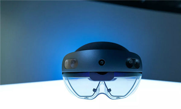 微软HoloLens 2正式出货：佩戴更舒适  售价3500美元