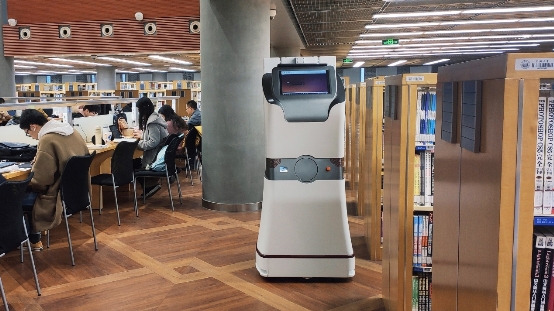 图客机器人上岗同济大学图书馆 中国制造开启智能盘点时代