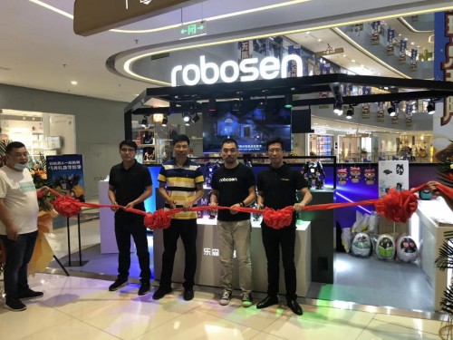 乐森机器人首家自营店开业，“娱乐+零售”撬动商业新格局