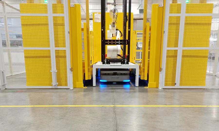 富士康美国工厂5G自动化产线落地，斯坦德机器人实力出海！