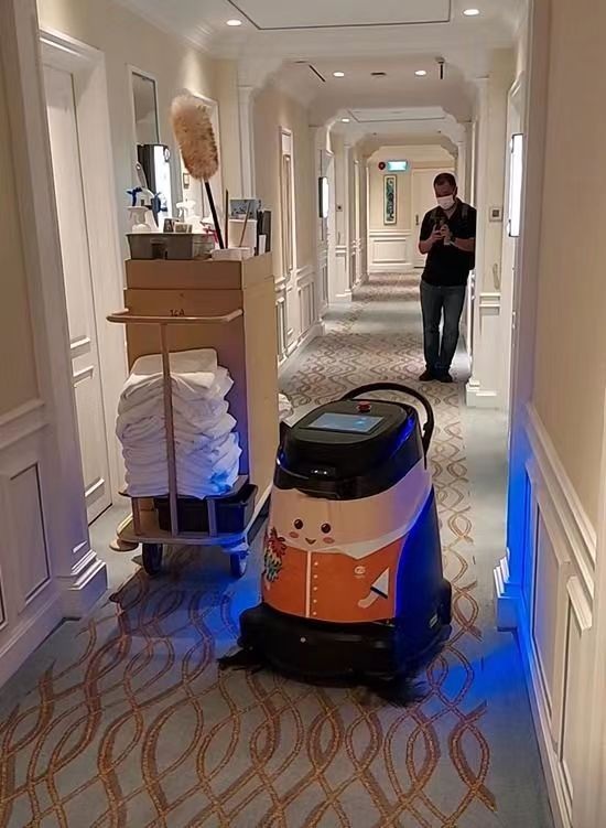 酒店机器人除了配送还能做什么？高仙Vacuum 40H酒店清洁专供版真有「两把刷子」
