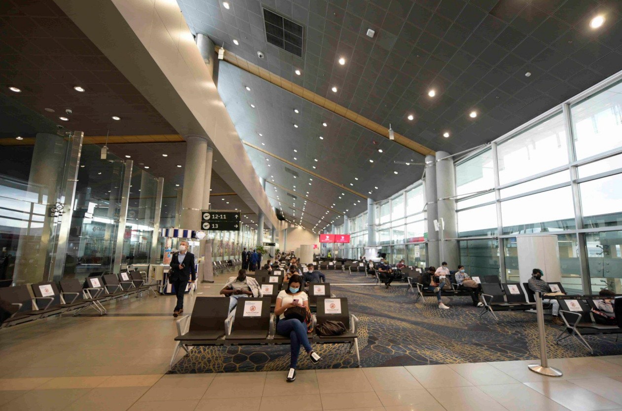 助力哥伦比亚埃尔多拉多国际机场减少碳足迹，昕诺飞向其提供近9千套3D打印筒灯，并对1.4万灯具进行LED改造