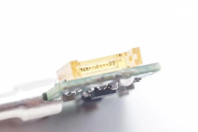 埃尔法光电光纤USB-C解决方案助力线缆更轻更长