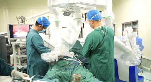 达芬奇科普行扬州站成功举办，手术机器人来扬三年已造福700余患者