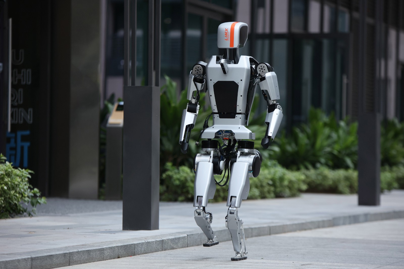 【维科杯】逐际动力参评“维科杯·OFweek 2023中国机器人行业年度创新产品奖”
